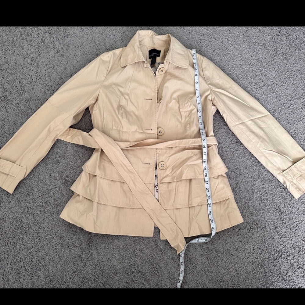 New Cynthia Women's Cream Ruffle Jacket